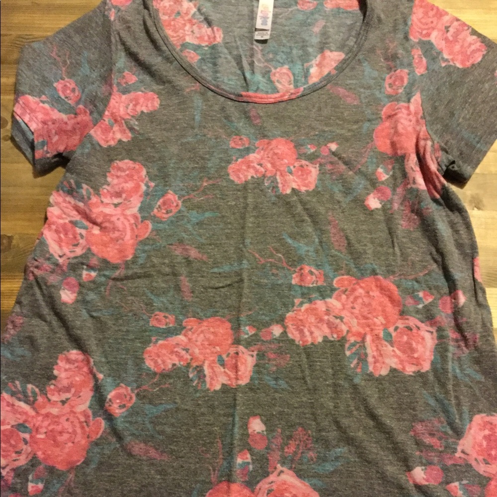 Lularoe floral classic t size medium